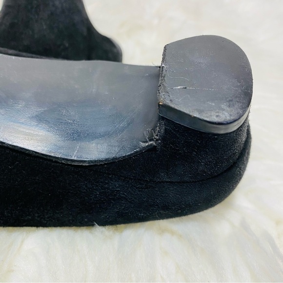 Stuart Weitzman Black Suede Heels with Silver Buckle Sz-6 - Picture 5 of 6